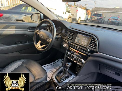 Used 2020 Hyundai Elantra Limited w/ Cargo Package (C1) image 16