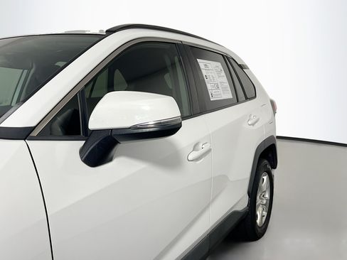 Used 2021 Toyota RAV4 XLE w/ Convenience Package FWD image 13