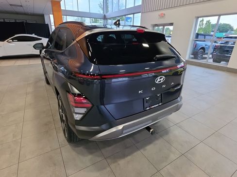 Used 2024 Hyundai Kona Limited AWD/4WD image 11