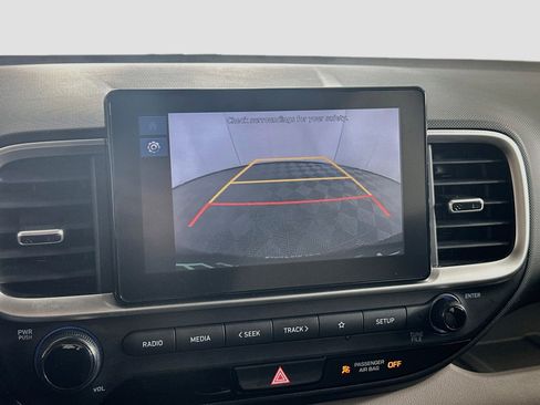 Used 2025 Hyundai Venue SEL FWD image 22