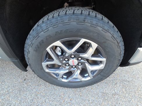 New 2026 GMC Sierra 1500 SLE w/ X31 Off-Road Package image 11