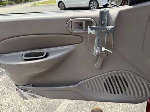 Used 2002 Ford Escort Sedan FWD image 17