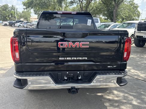 Used 2025 GMC Sierra 1500 SLT RWD image 12