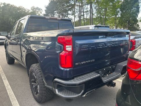 Used 2021 Chevrolet Silverado 1500 LT Trail Boss w/ Convenience Package II image 2