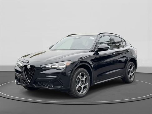 New 2025 Alfa Romeo Stelvio Sprint image 3