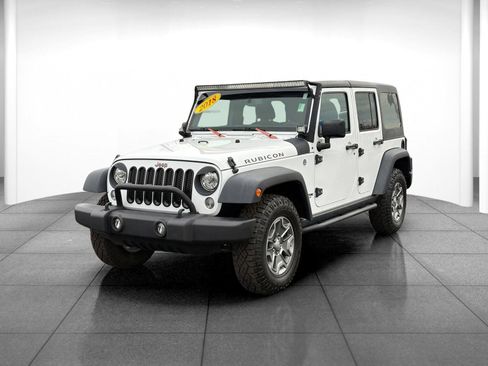 Used 2018 Jeep Wrangler Unlimited Rubicon w/ Connectivity Group image 3