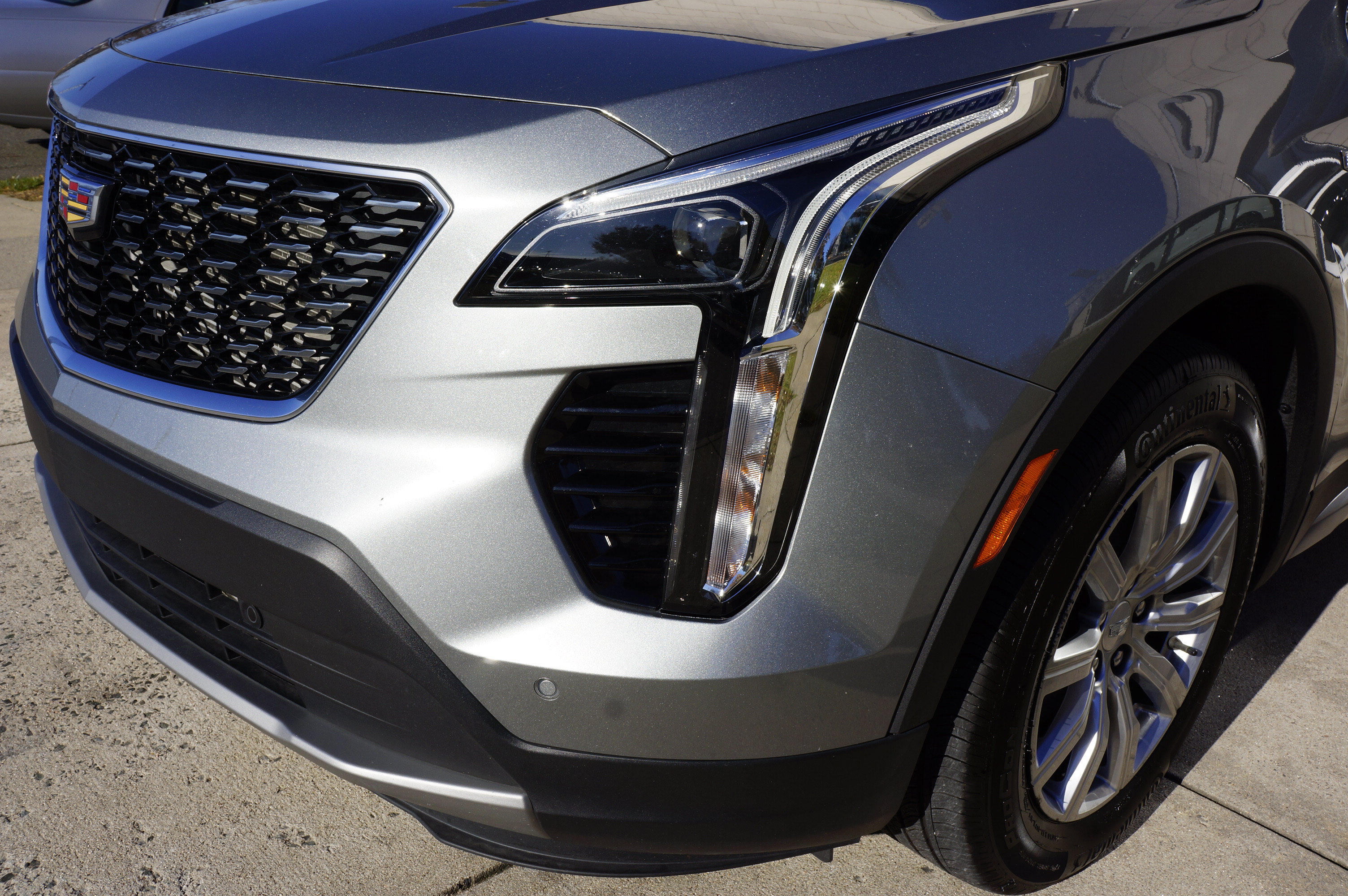 Used 2023 Cadillac XT4 Premium Luxury w/ Cold Weather Package AWD/4WD image 16