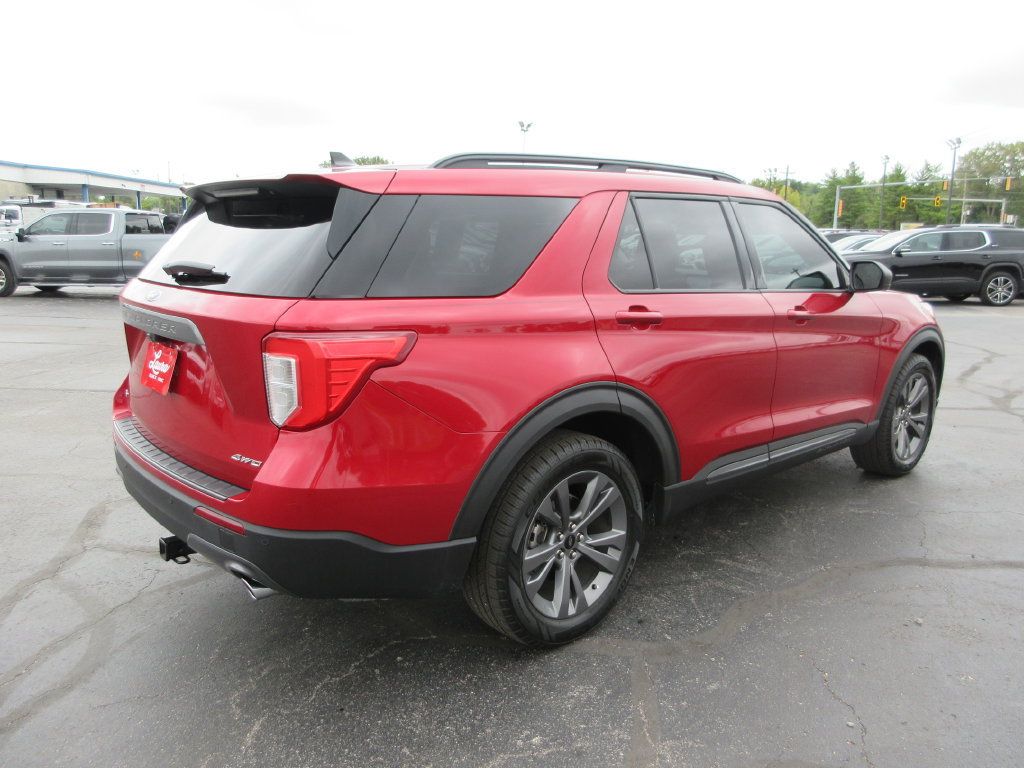 Used 2021 Ford Explorer XLT w/ Equipment Group 202A AWD/4WD image 5