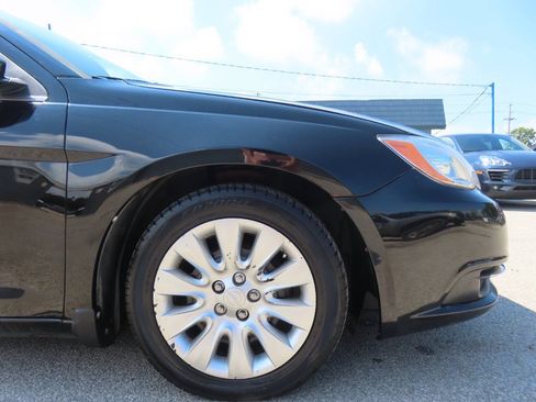 Used 2013 Chrysler 200 LX FWD image 18