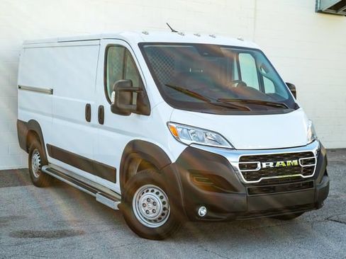 Used 2025 RAM ProMaster 2500 w/ U-Haul Equipment Group FWD image 6