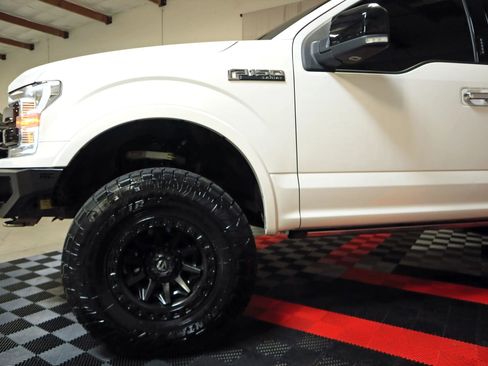 Used 2019 Ford F150 Lariat w/ Equipment Group 502A Luxury image 12