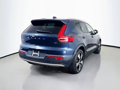 Used 2021 Volvo XC40 T5 Momentum w/ Protection Package Premier image 23