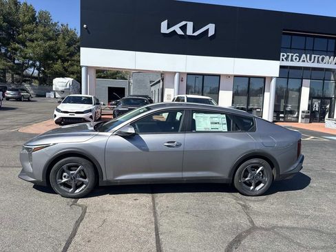 New 2026 Kia K4 LXS image 2