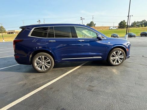 Used 2025 Cadillac XT6 Premium Luxury w/ LPO, Floor Liner Package AWD/4WD image 6