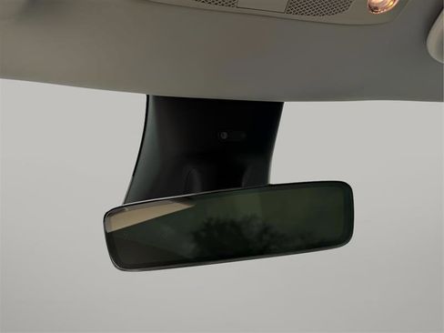 Used 2023 Tesla Model Y Long Range image 39