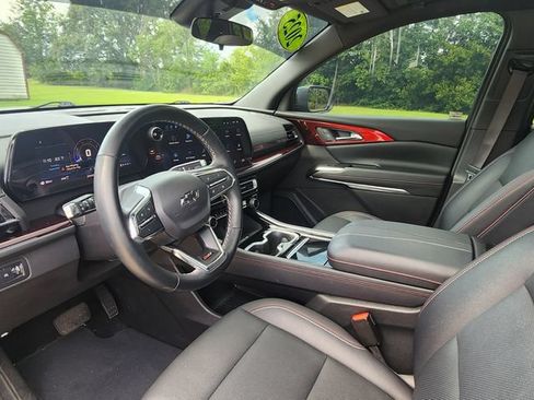 Used 2025 Chevrolet Traverse Z71 w/ LPO, Floor Liner Package AWD/4WD image 16