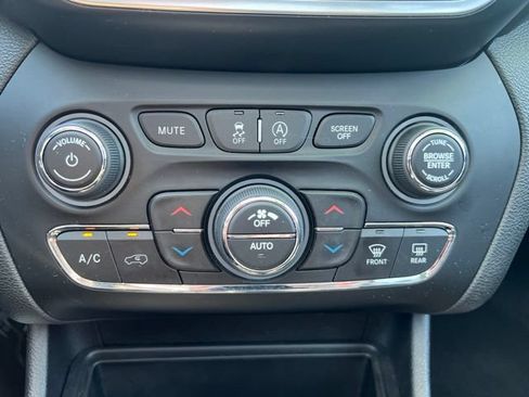 Used 2021 Jeep Cherokee Trailhawk w/ Sun, Sound & Nav Group AWD/4WD image 29