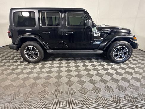 Used 2023 Jeep Wrangler Unlimited Sahara w/ LED Lighting Group AWD/4WD image 11