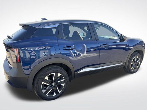 Used 2025 Nissan Kicks SV w/ Illumination Package image 5