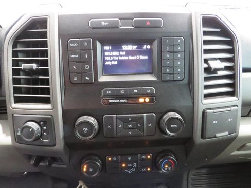 Used 2020 Ford F250 XL w/ Snow Plow Prep Package image 20