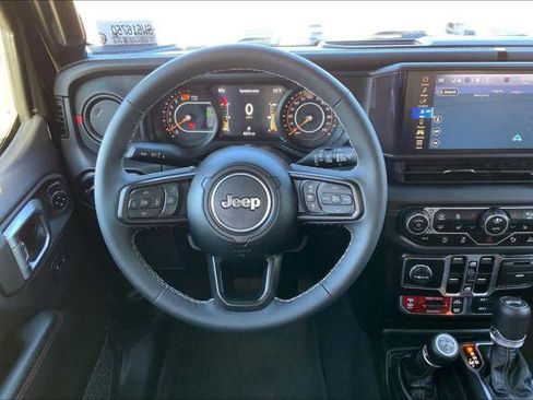 Certified 2025 Jeep Wrangler Unlimited Rubicon image 5