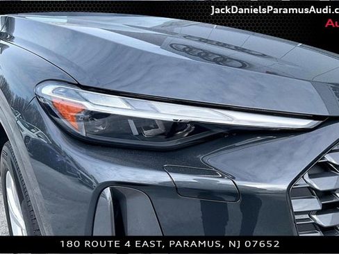 Used 2025 Audi Q5 Premium w/ Convenience Package image 27