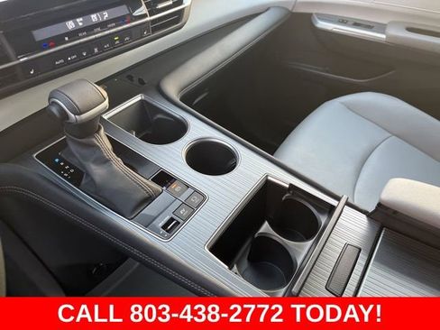 Used 2025 Toyota Sienna XLE FWD image 26
