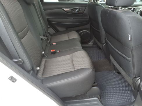 Used 2017 Nissan Rogue SV AWD/4WD image 28