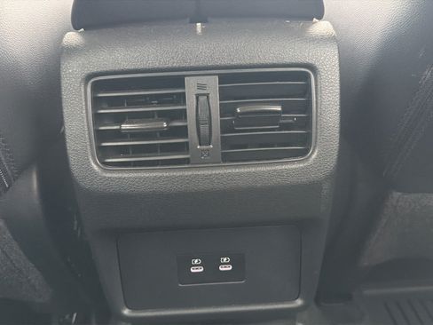 Certified 2025 Nissan Rogue SV AWD/4WD image 17