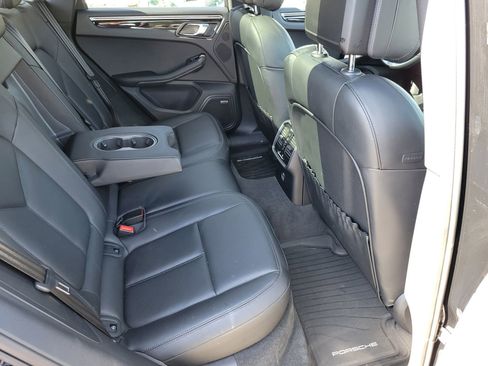 Used 2024 Porsche Macan image 30
