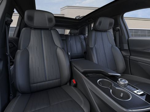 New 2026 Cadillac Lyriq V image 16