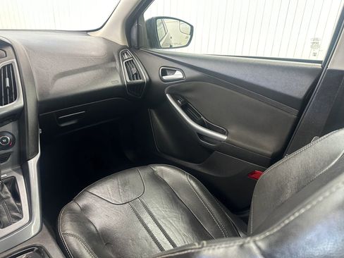 Used 2013 Ford Focus Titanium w/ Titanium Handling Pkg image 18