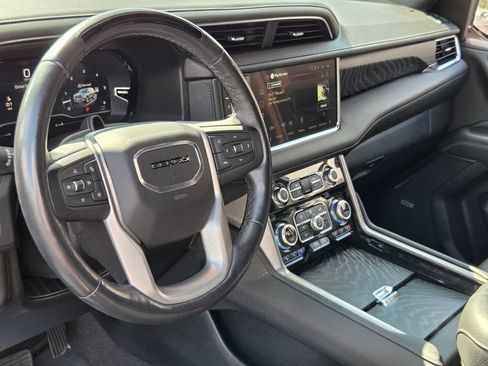 Used 2023 GMC Yukon XL Denali w/ Denali Reserve Package AWD/4WD image 9
