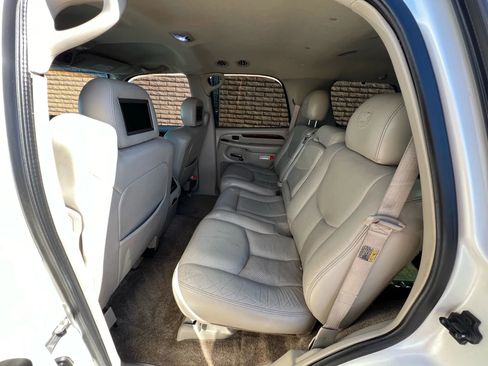 Used 2003 Cadillac Escalade AWD image 15