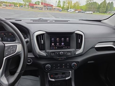 Used 2024 GMC Terrain SLE image 14