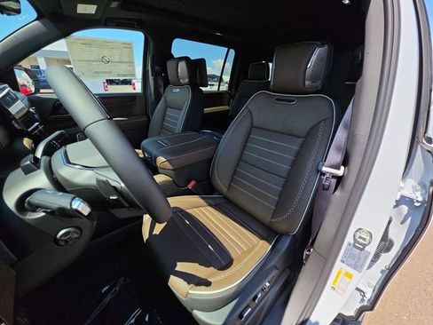 New 2026 GMC Yukon XL Denali Ultimate AWD/4WD image 18