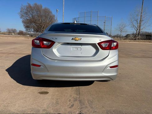 Used 2019 Chevrolet Cruze LT FWD image 27