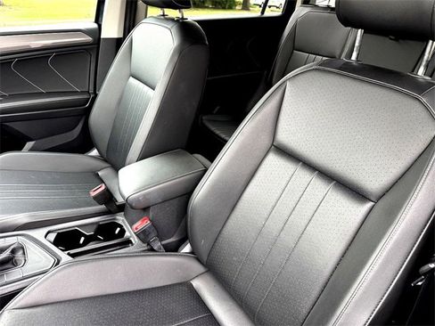 Certified 2024 Volkswagen Tiguan SE image 13