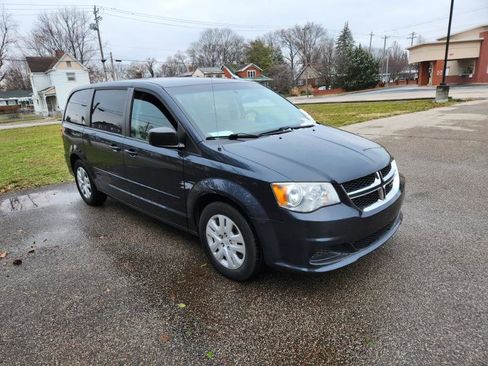 Used 2017 Dodge Grand Caravan SE image 5