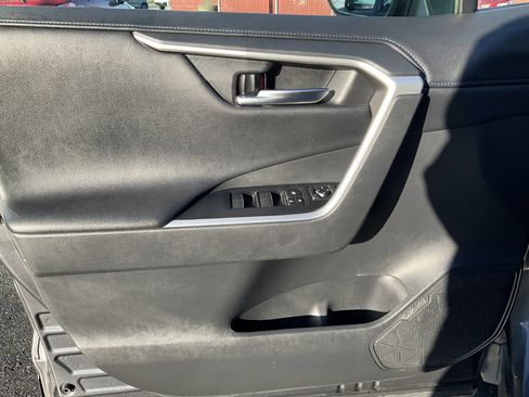 Used 2019 Toyota RAV4 XSE image 31