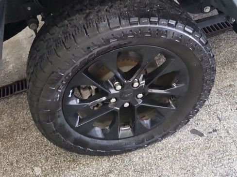 Used 2022 Jeep Gladiator Sport AWD/4WD image 6