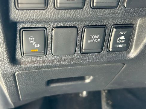 Used 2020 Nissan Pathfinder SL FWD image 30