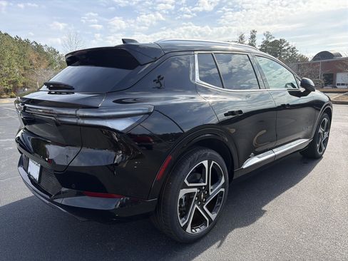 New 2026 Chevrolet Equinox EV LT image 5