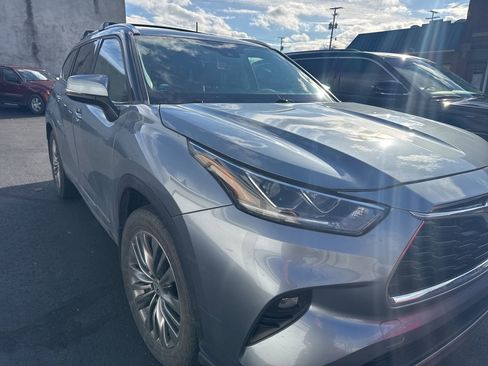 Used 2021 Toyota Highlander Platinum image 5