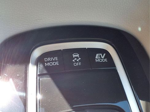 Used 2026 Toyota Corolla LE FWD image 17