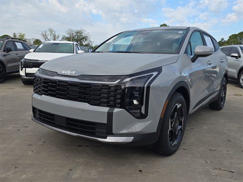 New 2026 Kia Sportage EX image 4