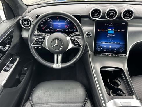 Used 2024 Mercedes-Benz GLC 300 image 8