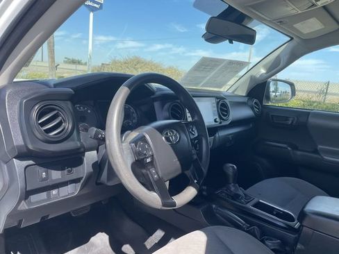 Used 2022 Toyota Tacoma SR AWD/4WD image 10