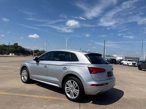 Used 2019 Audi Q5 2.0T Premium Plus w/ Premium Plus Package AWD/4WD image 14