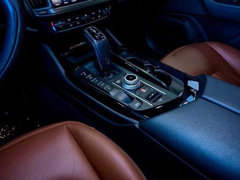 Used 2022 Maserati Levante GT image 33